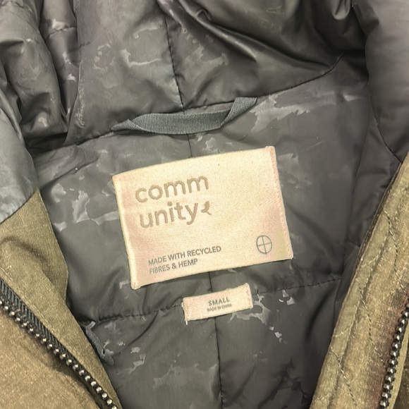 Aritzia Green Winter Jacket Size Small - Picture 2 of 6